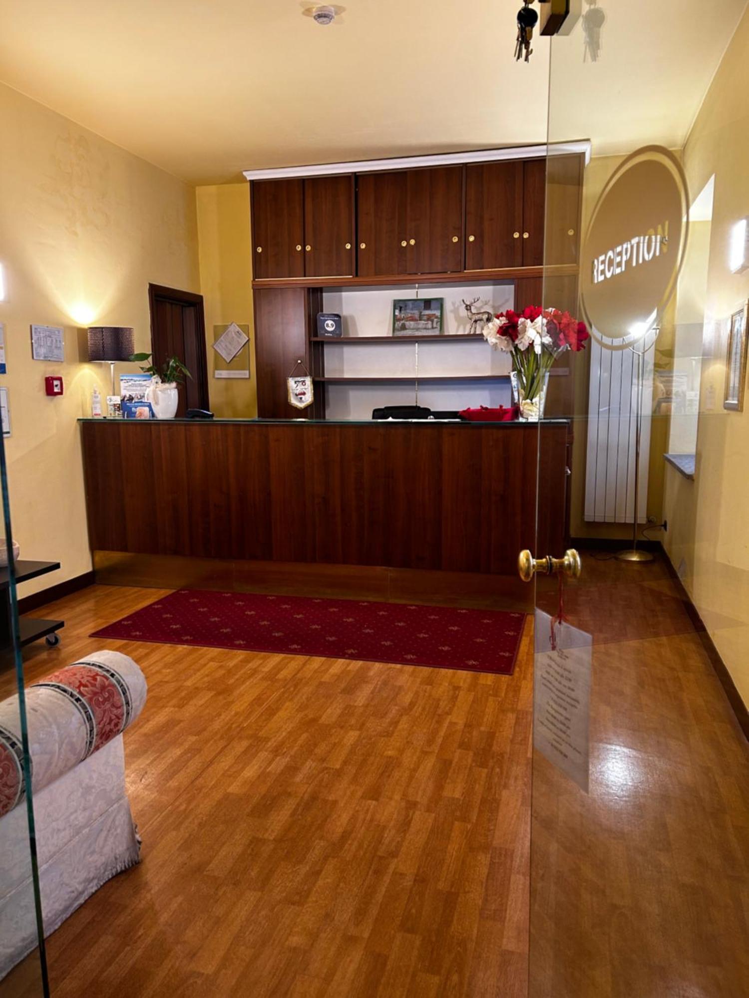 Hotel Oberje Dla Viere Улкс Екстериор снимка
