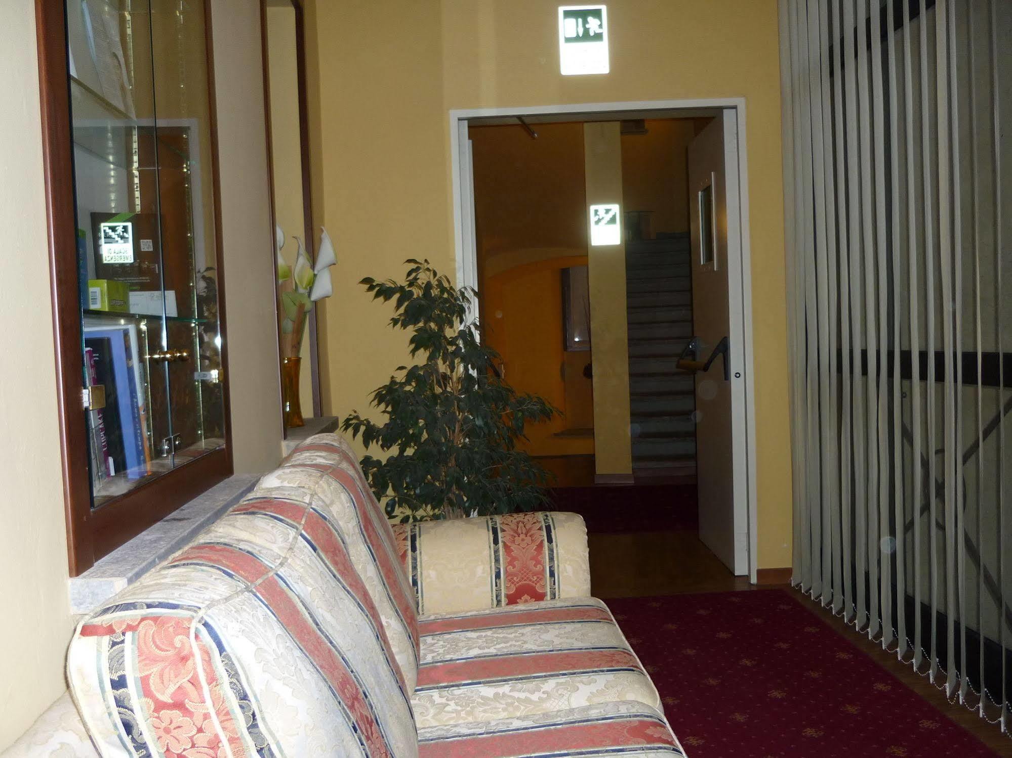 Hotel Oberje Dla Viere Улкс Екстериор снимка
