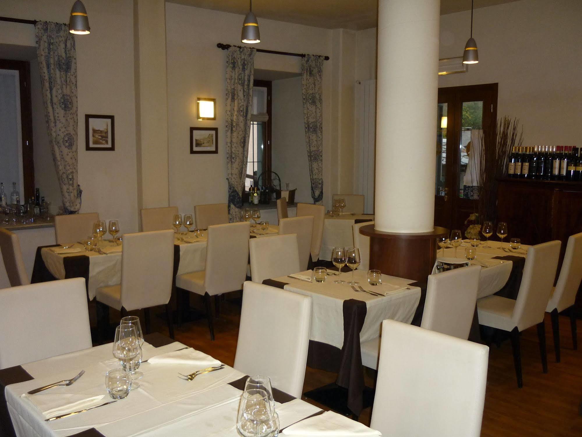Hotel Oberje Dla Viere Улкс Екстериор снимка