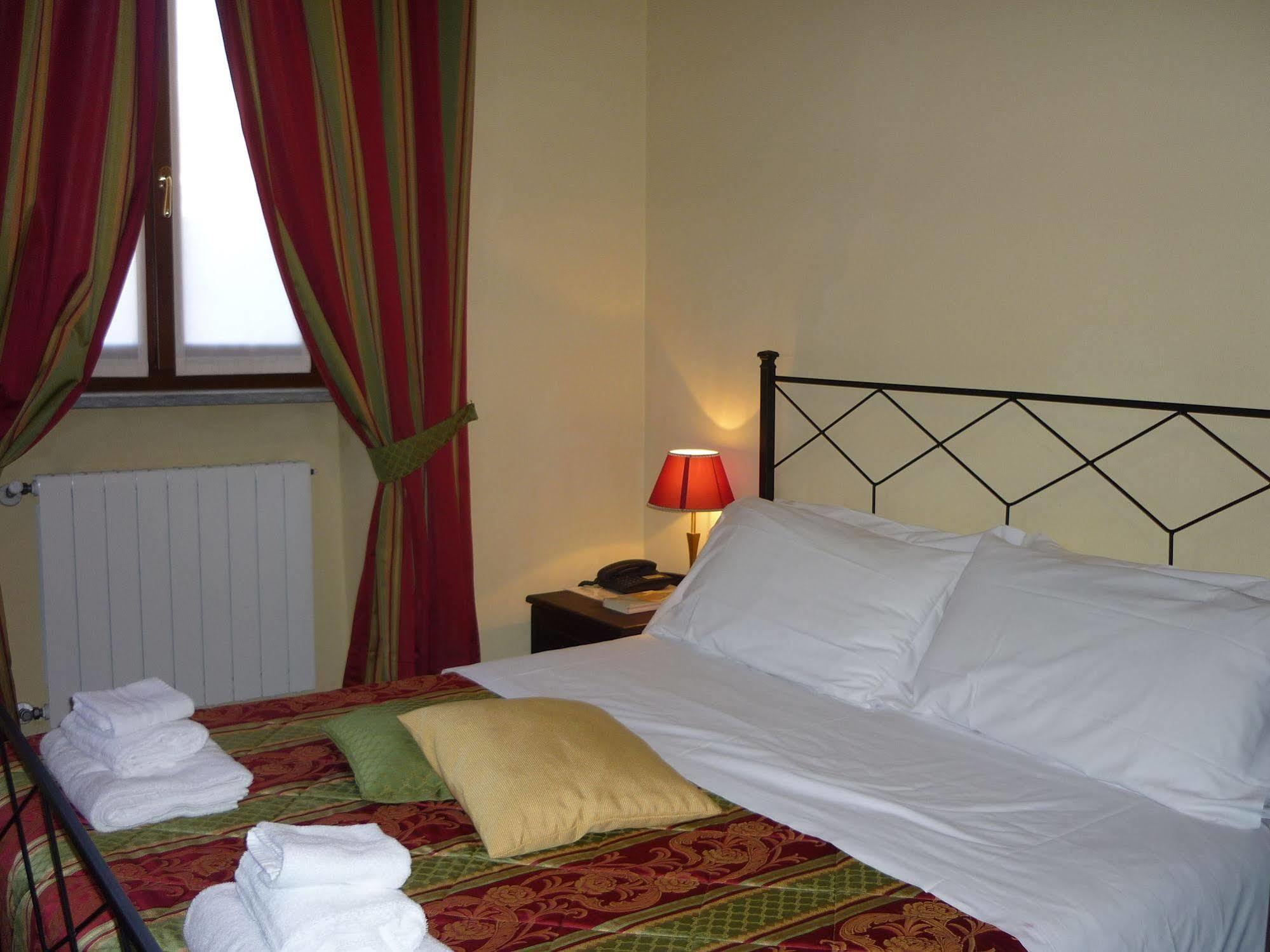 Hotel Oberje Dla Viere Улкс Екстериор снимка