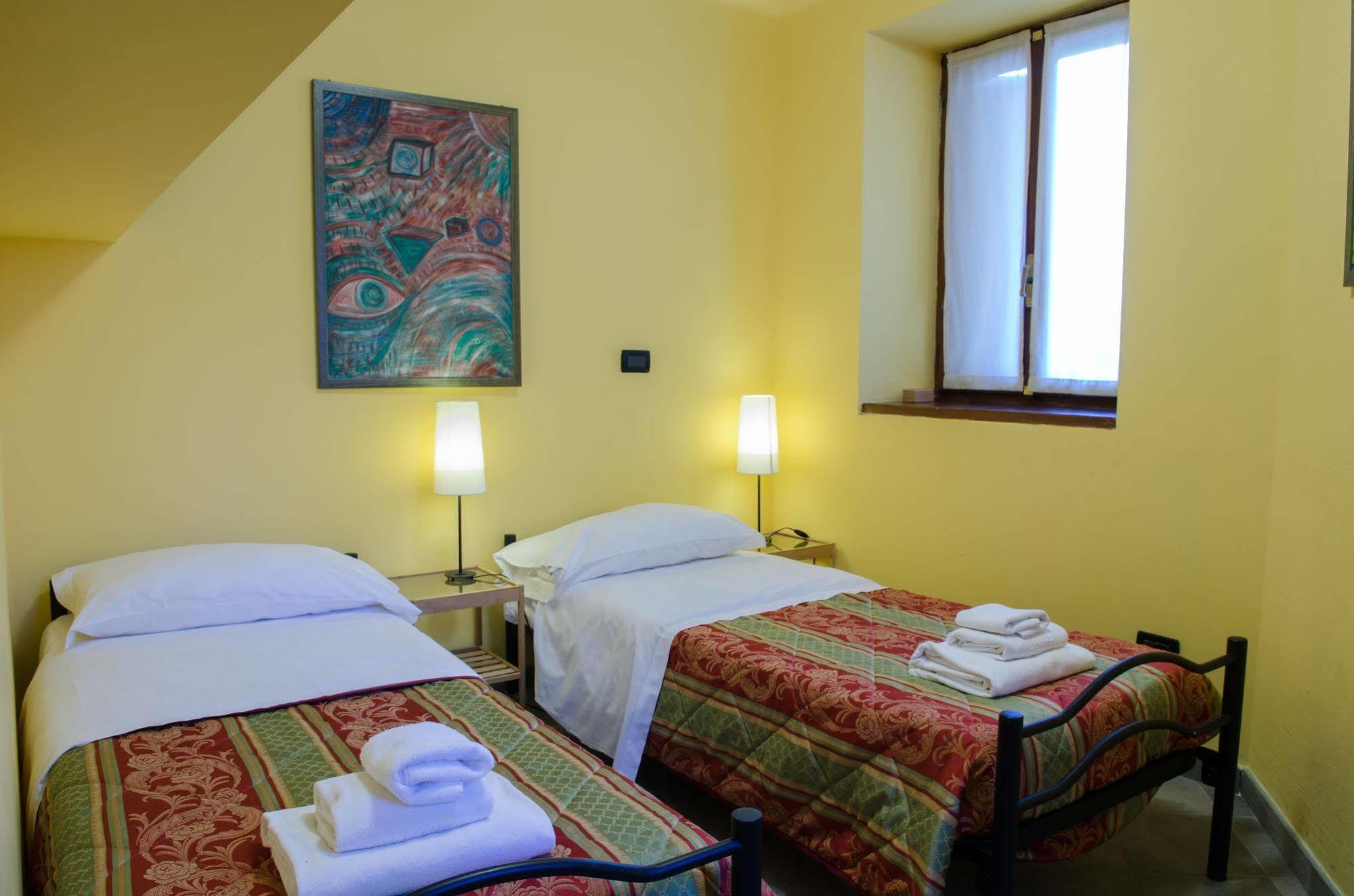Hotel Oberje Dla Viere Улкс Екстериор снимка
