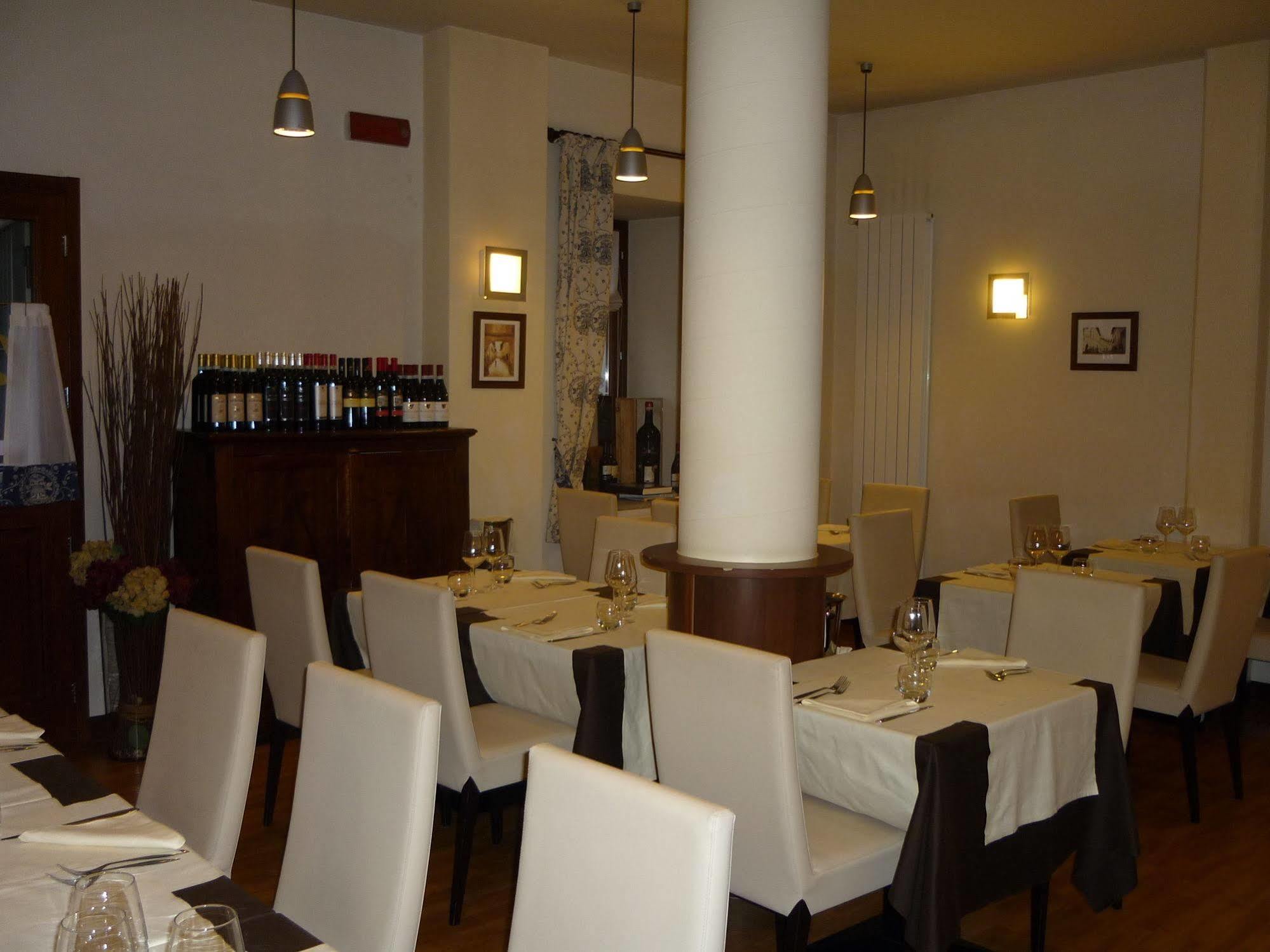 Hotel Oberje Dla Viere Улкс Екстериор снимка