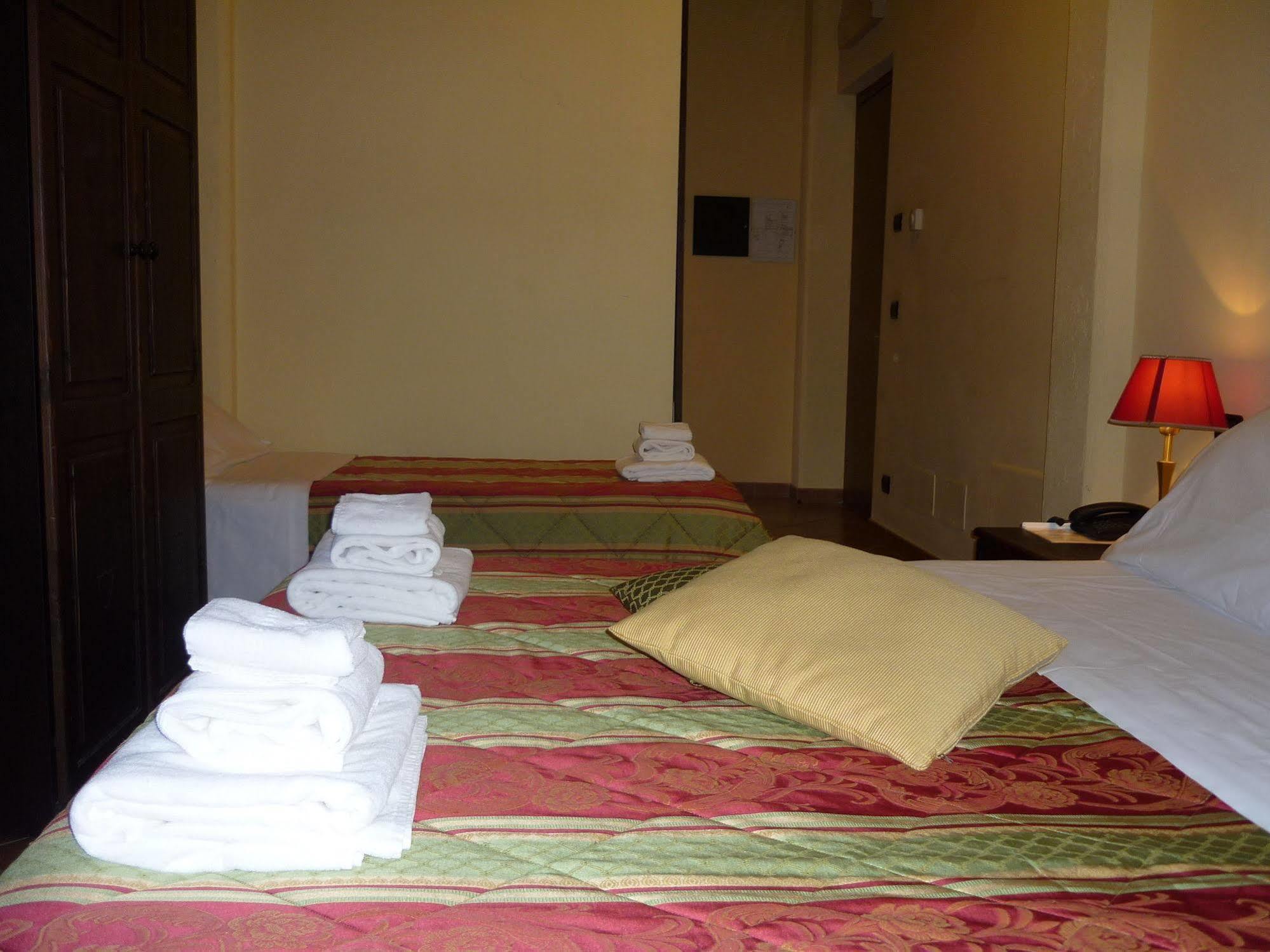 Hotel Oberje Dla Viere Улкс Екстериор снимка